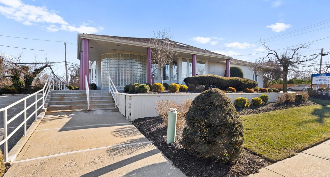 Medical Office Building at 824 Old Country Rd, Plainview, NY