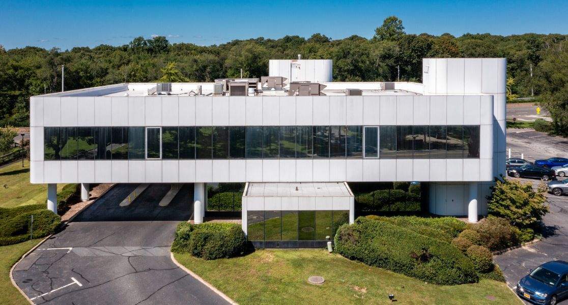 Exterior of 99 Smithtown Bypass, Hauppauge, NY